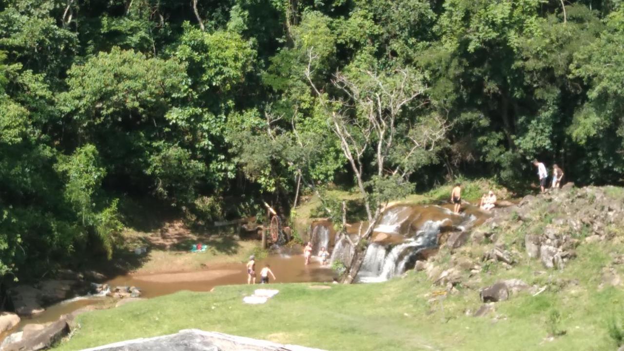 Chalés Cachoeira do Cafundó Bueno Brandão Exterior foto